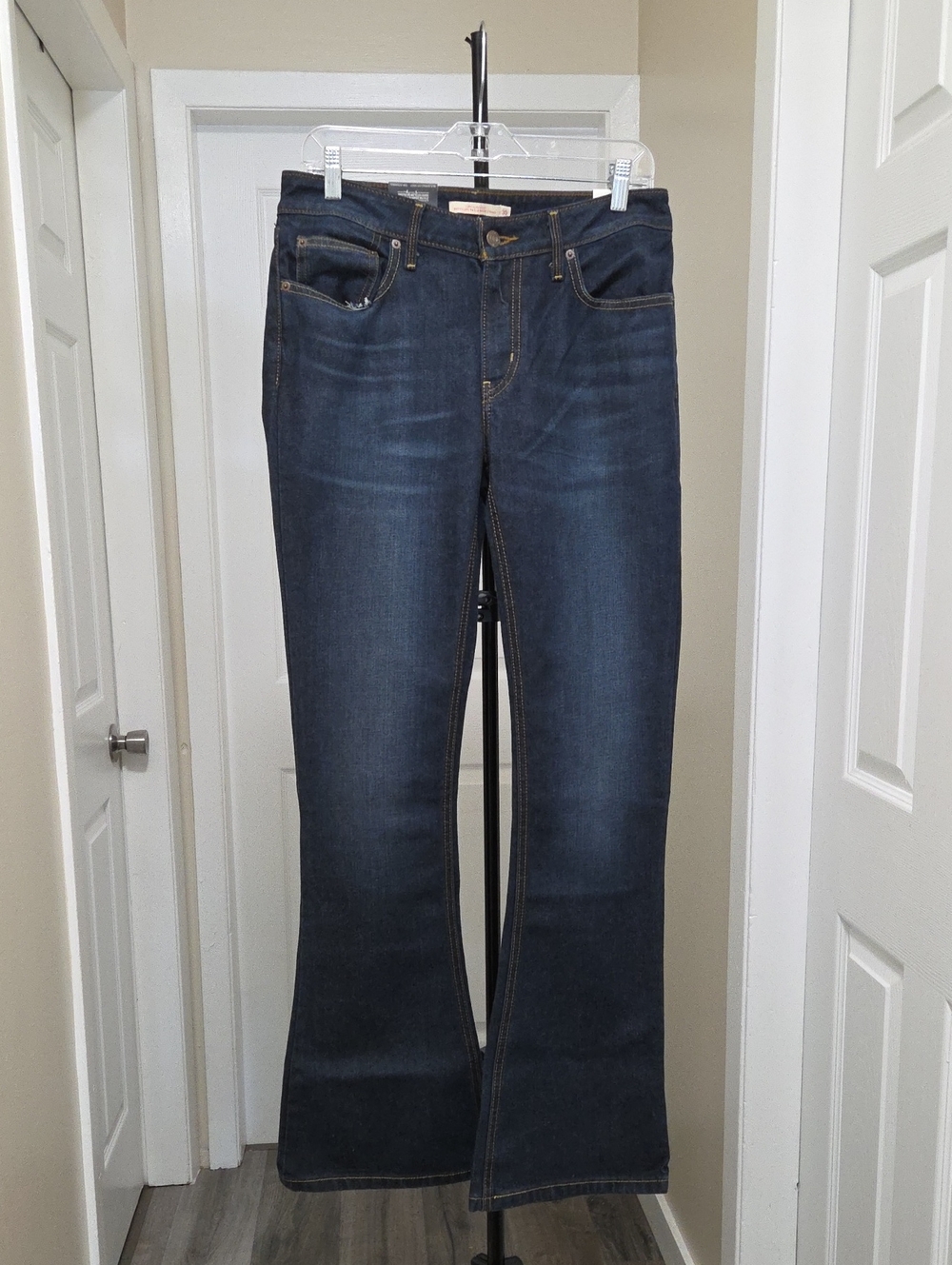 Nwt Levi's Low Slim Boot Jeans
